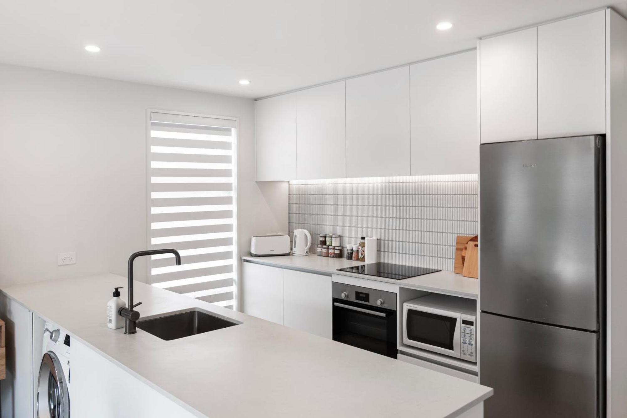 Cranford St Albans With Free Carpark Apartment