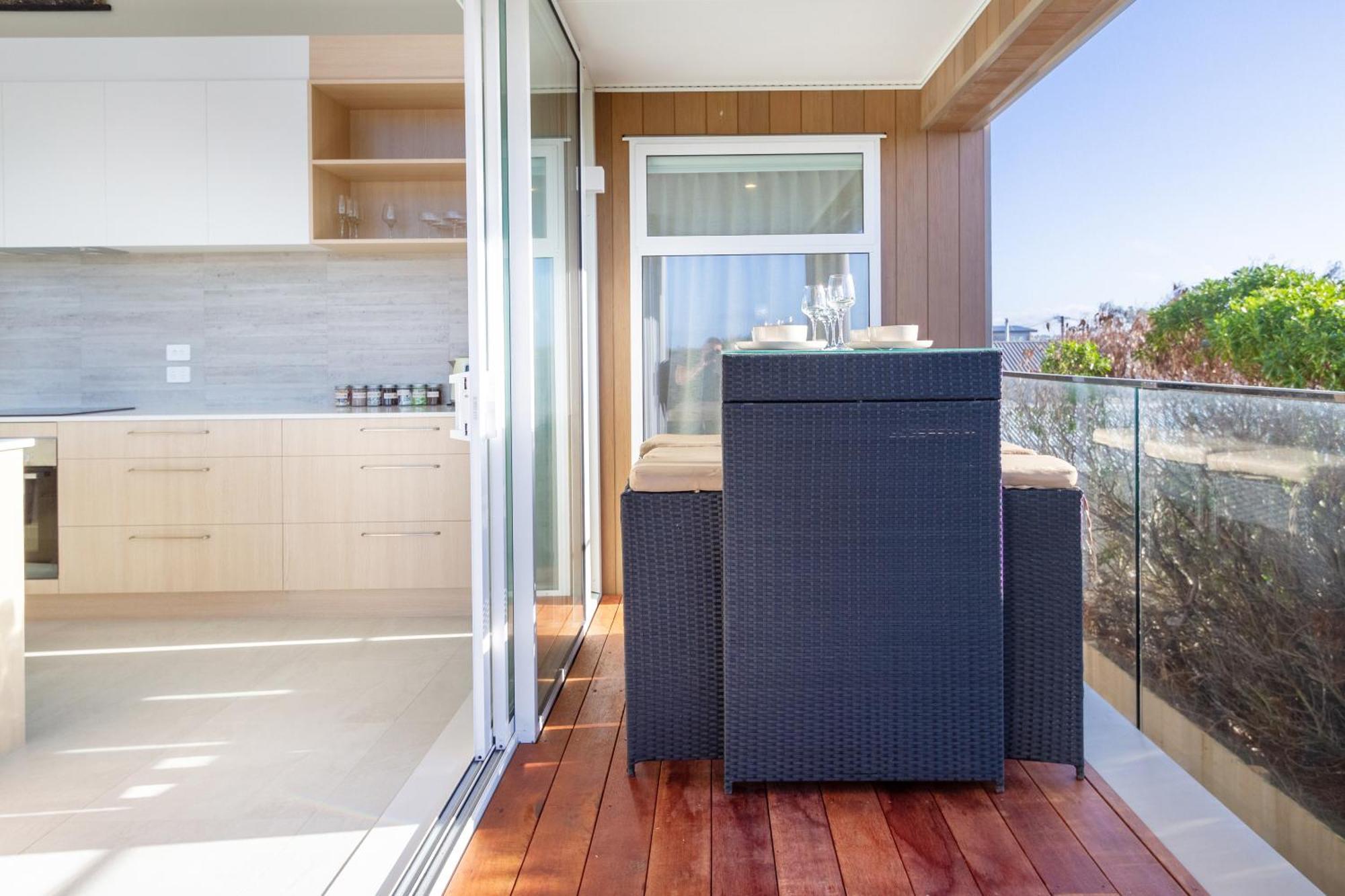 Luxury Beachside Living Elegant 3-bedroom Haven * Christchurch