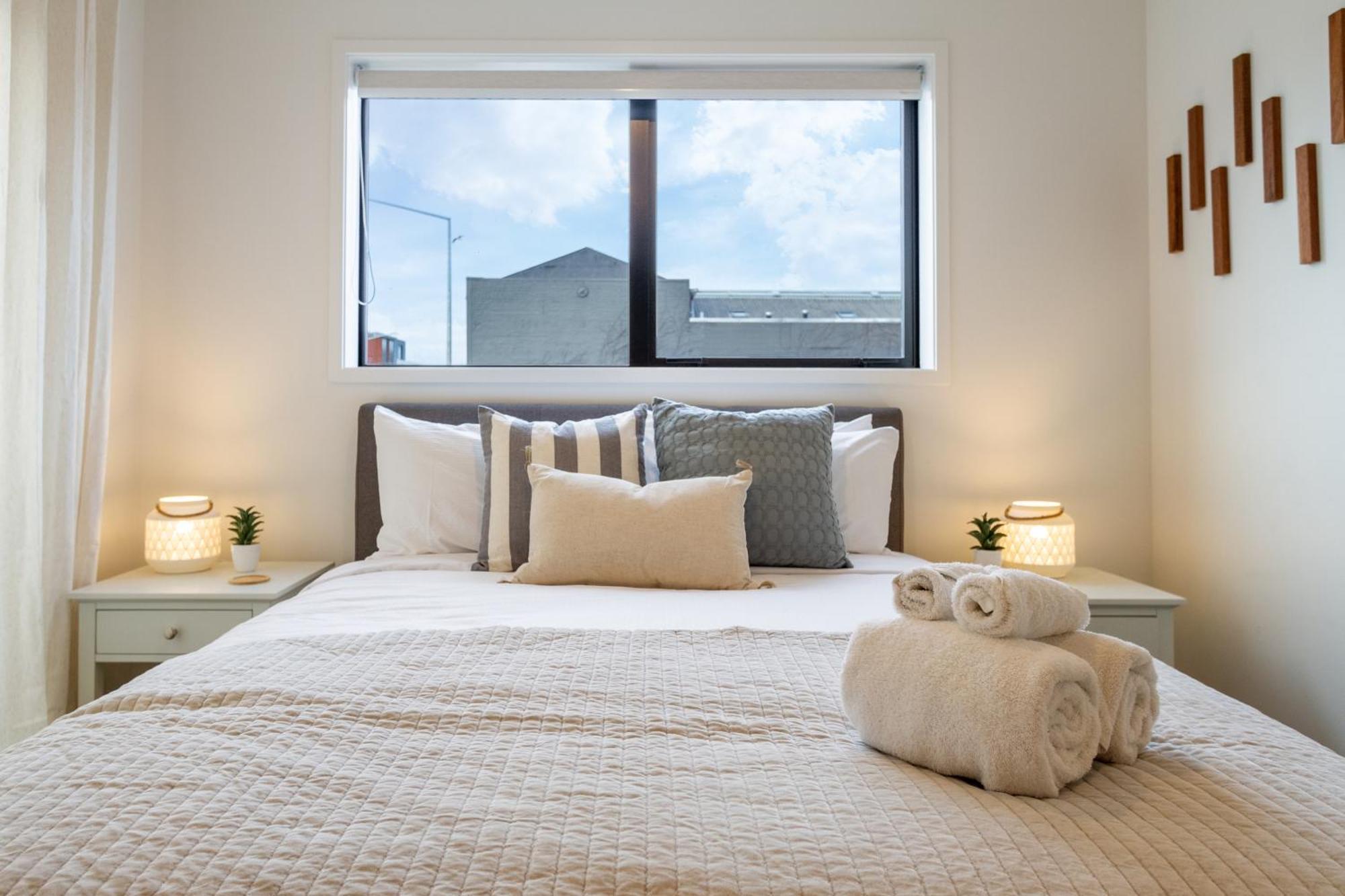Stylish Townhouse Next To Little High Christchurch