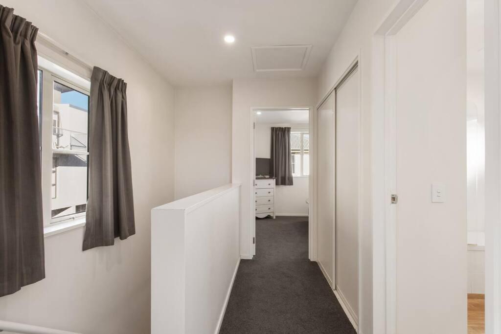 Charming Sunny Retreat Book Now Apartment Christchurch