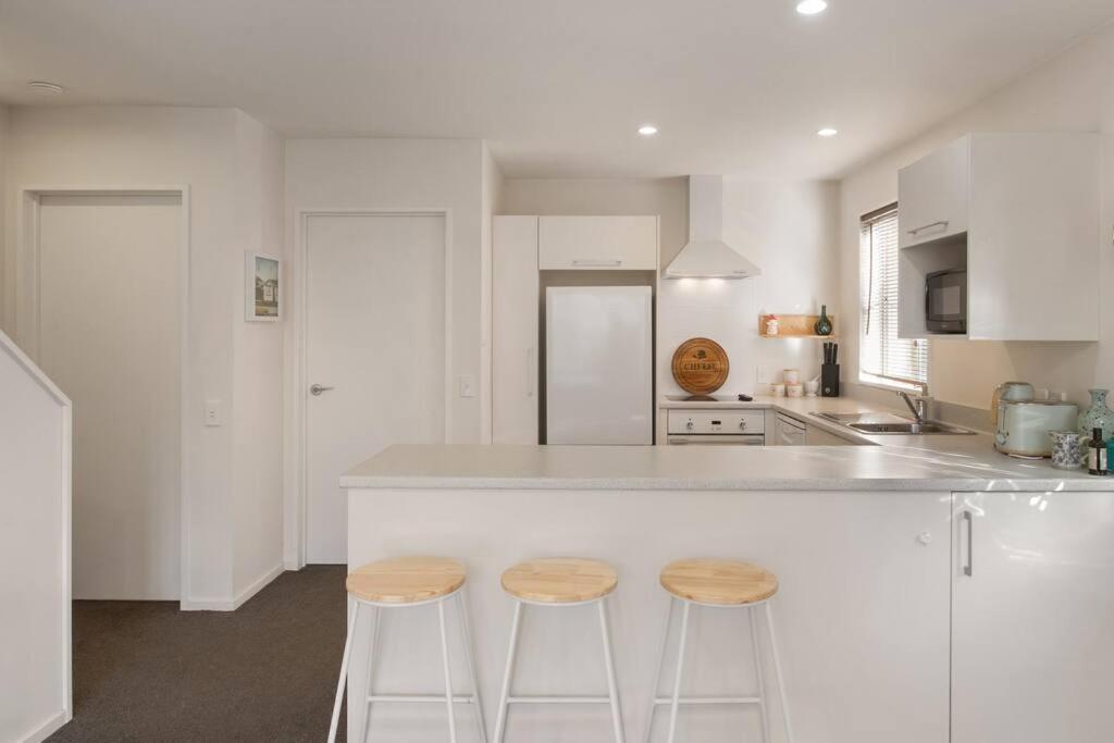 Charming Sunny Retreat Book Now Christchurch