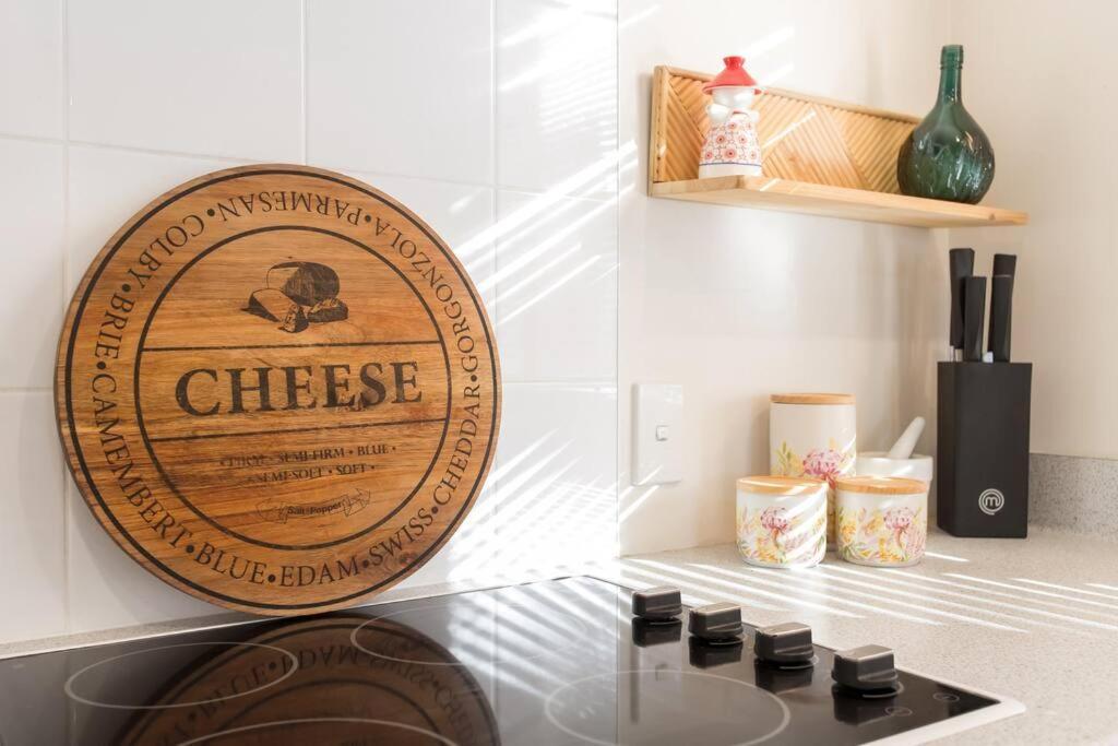 Charming Sunny Retreat Book Now * Christchurch