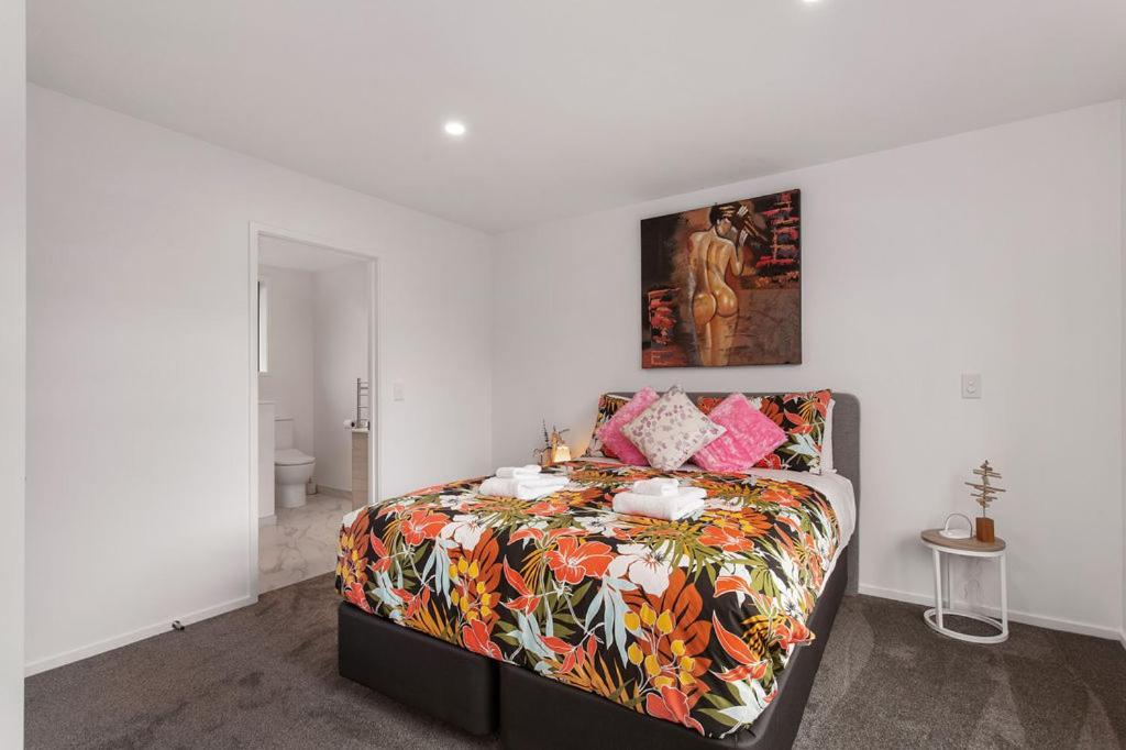 Apartment New 2bdrm 2brm Hospital Cbd Hagley Park Locationn