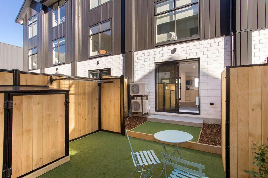 Apartment New 2bdrm 2brm Hospital Cbd Hagley Park Locationn