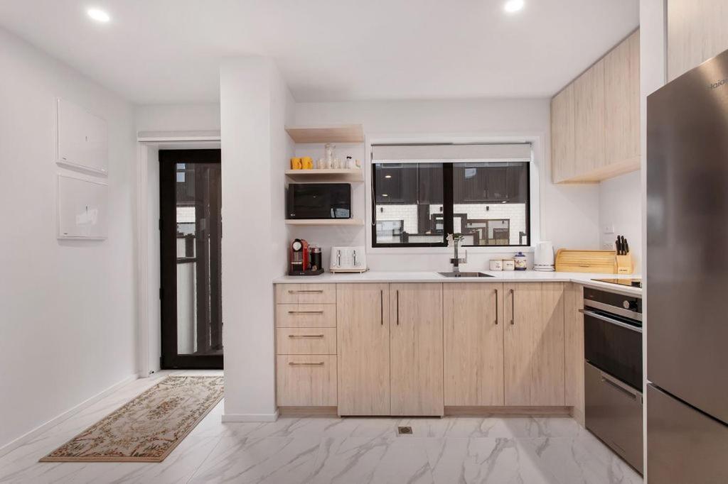 New 2bdrm 2brm Hospital Cbd Hagley Park Locationn * Christchurch