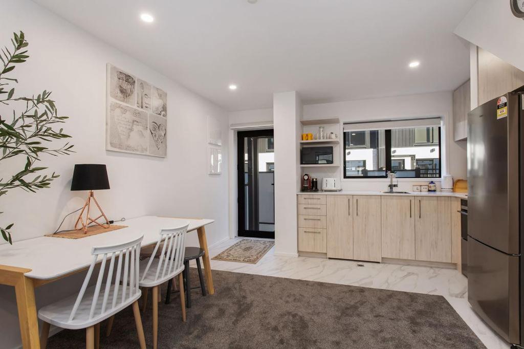 Apartment New 2bdrm 2brm Hospital Cbd Hagley Park Locationn Christchurch