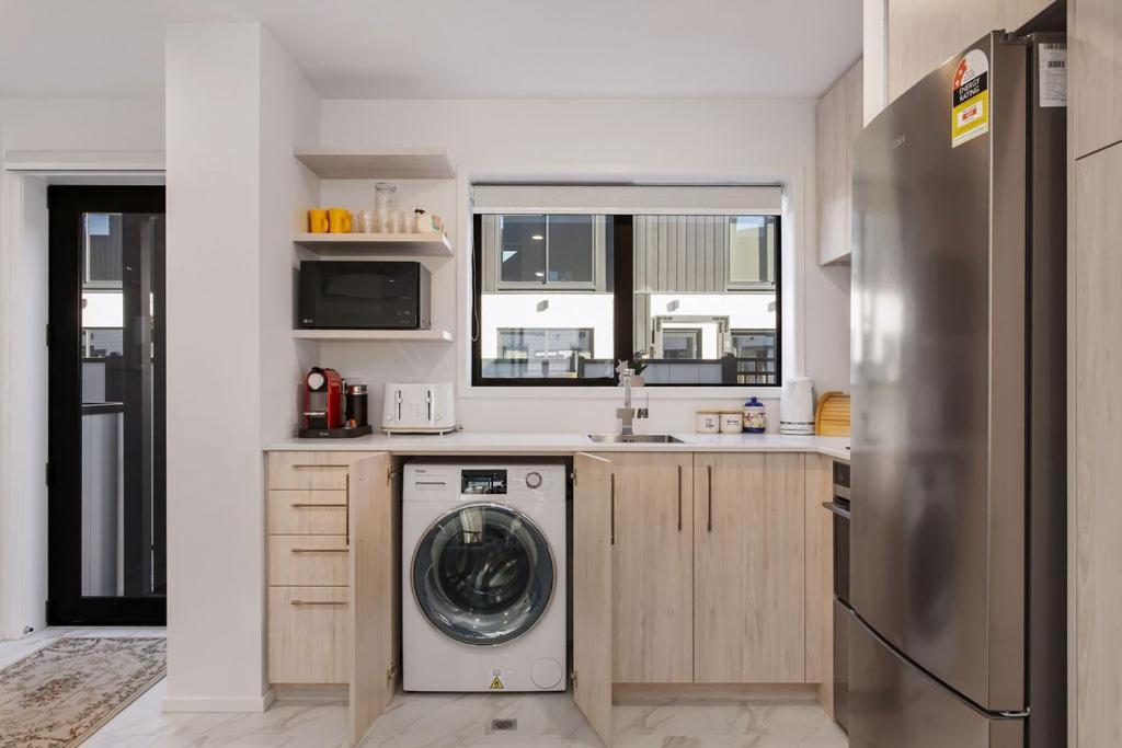 New 2bdrm 2brm Hospital Cbd Hagley Park Locationn *