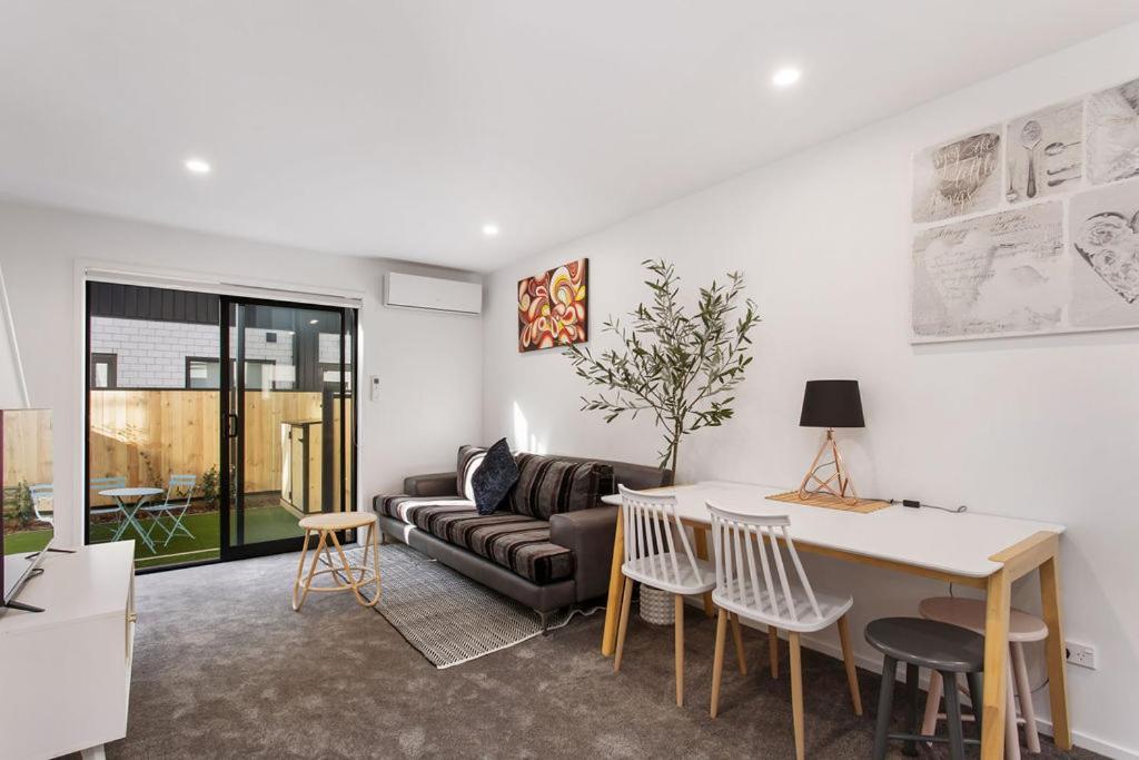 New 2bdrm 2brm Hospital Cbd Hagley Park Locationn * Christchurch