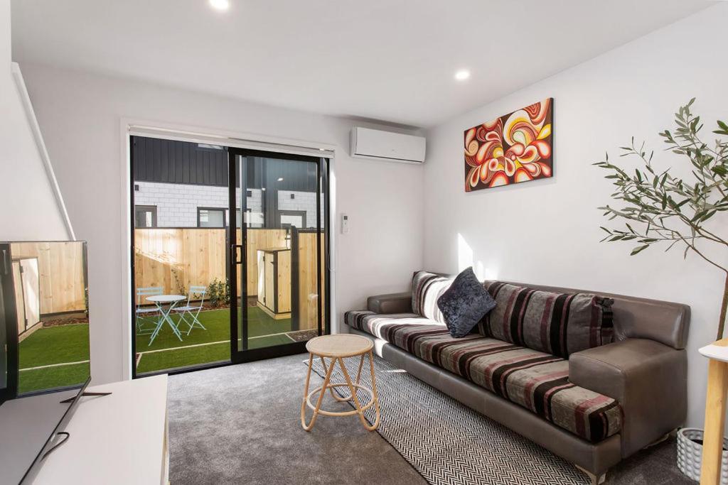 New 2bdrm 2brm Hospital Cbd Hagley Park Locationn Apartment