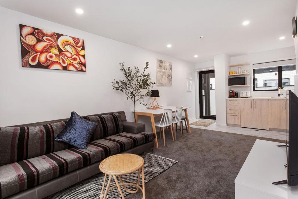 New 2bdrm 2brm Hospital Cbd Hagley Park Locationn *