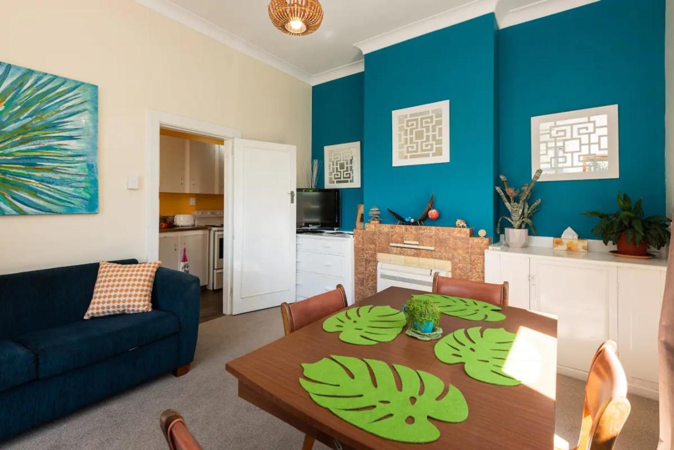 Cosy And Quiet Vintage Retreat Christchurch