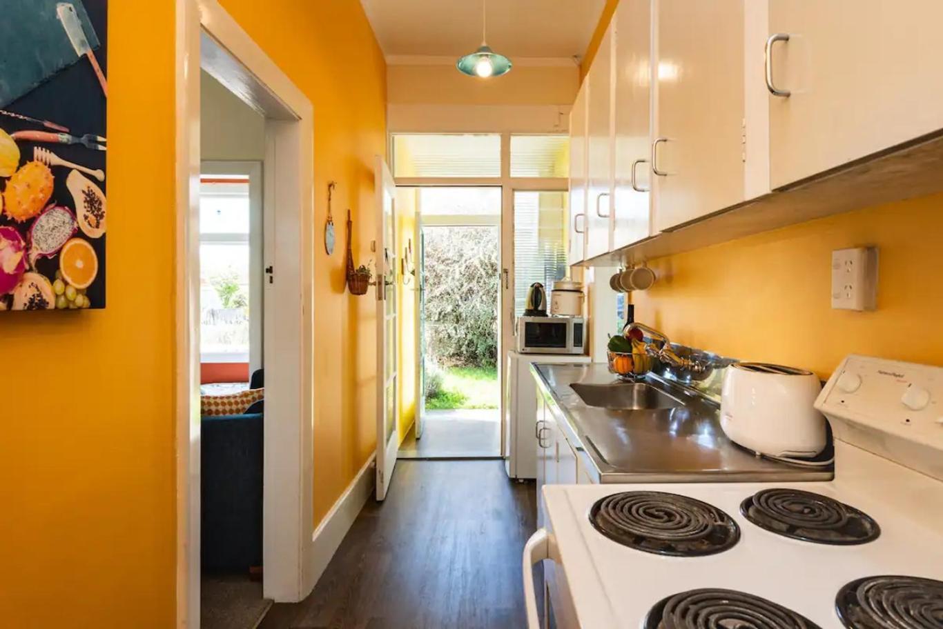Cosy And Quiet Vintage Retreat Apartment Christchurch