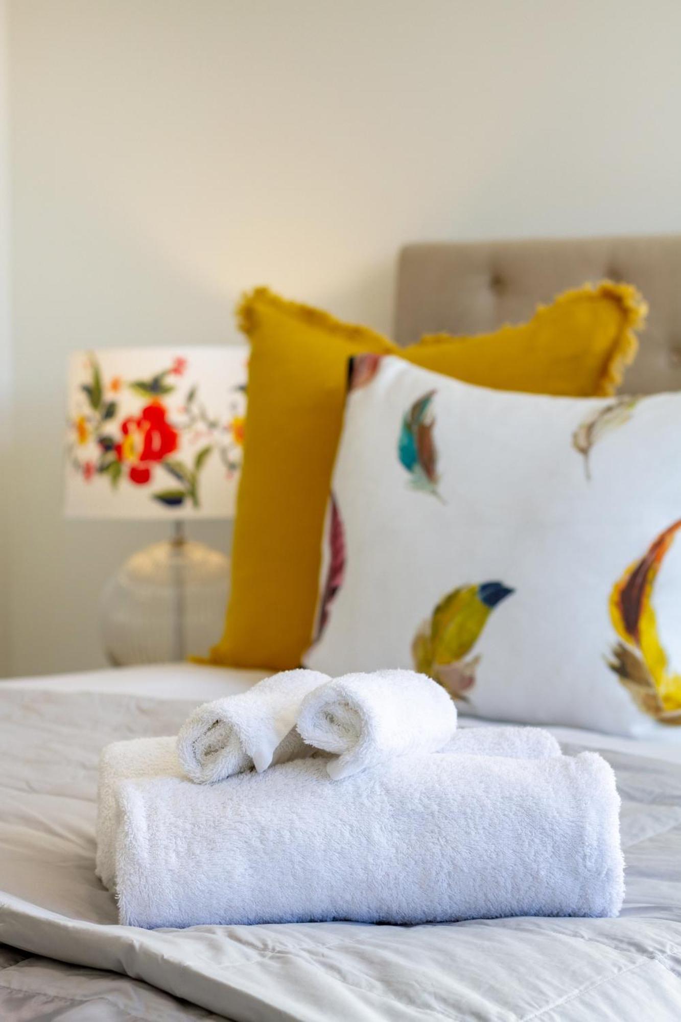 Apartment Getaway On Manchester Street - Carpark, *