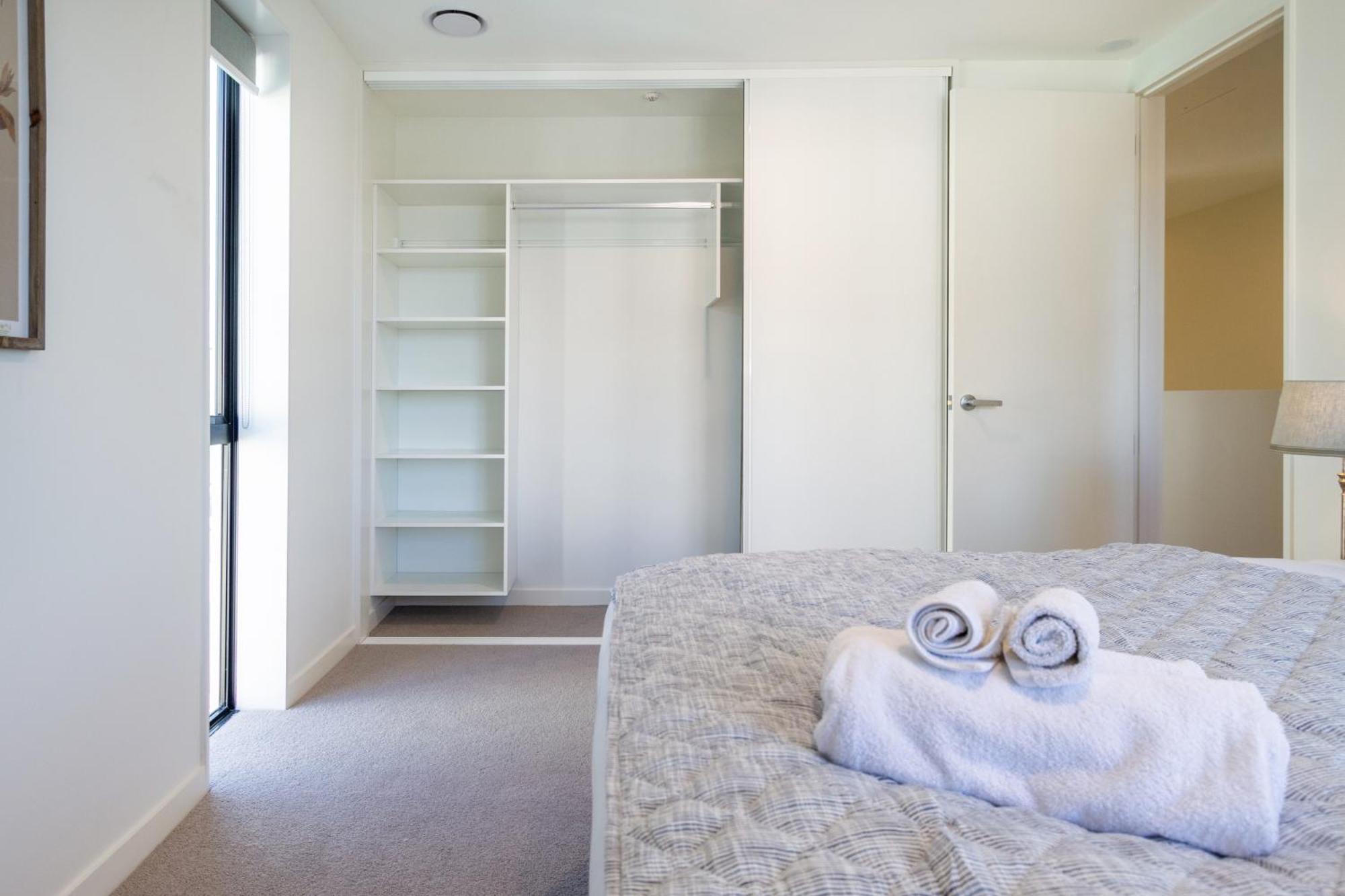 Apartment Getaway On Manchester Street - Carpark, *