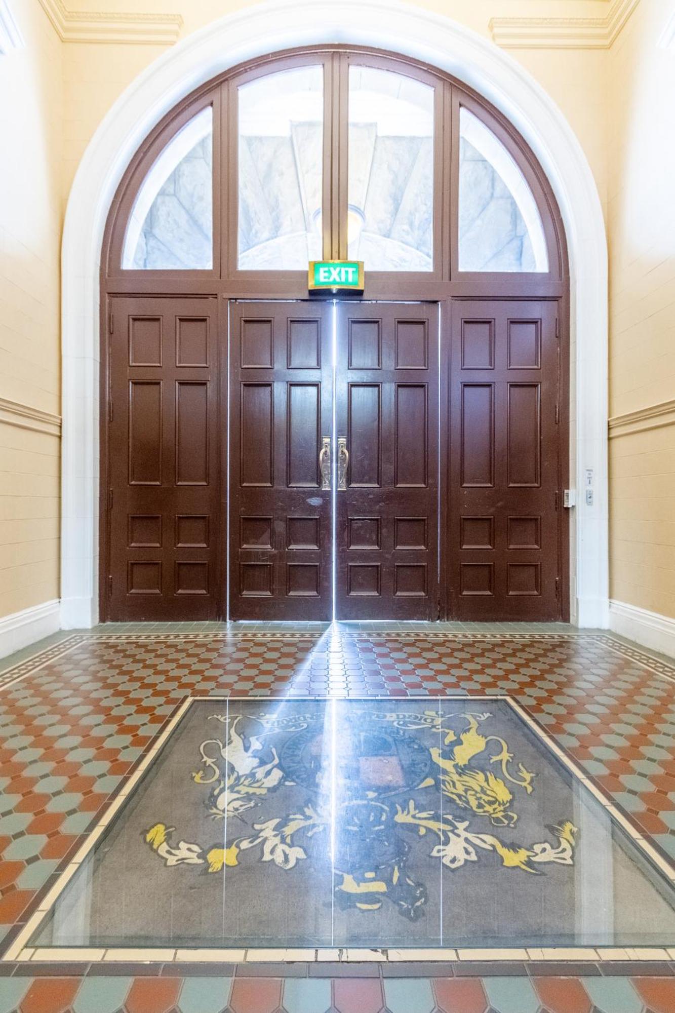 Beauty In The Cbd - 1bed Free Parking Pool Apartment