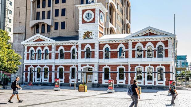 Beauty In The Cbd - 1bed Free Parking Pool Apartment Christchurch