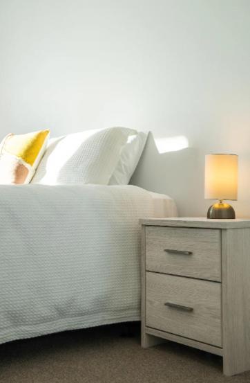 Sunsets - Warm! Modern! Quiet! Apartment