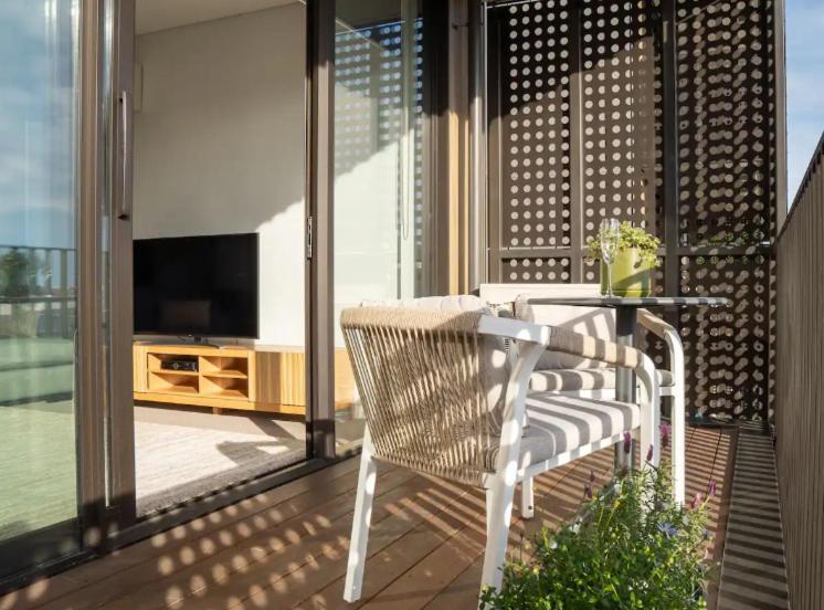 Apartment Sunsets - Warm! Modern! Quiet!