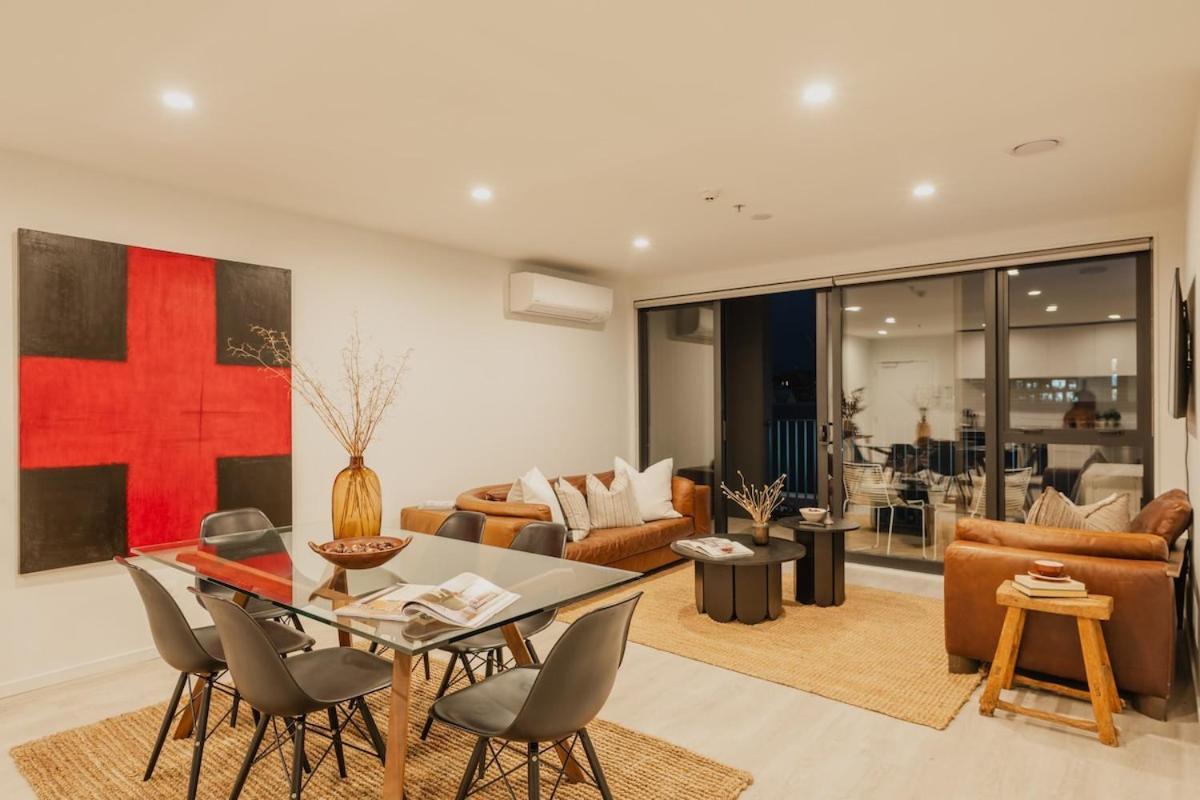 Bright & Airy On Tuam - 2bedroom Apartment *