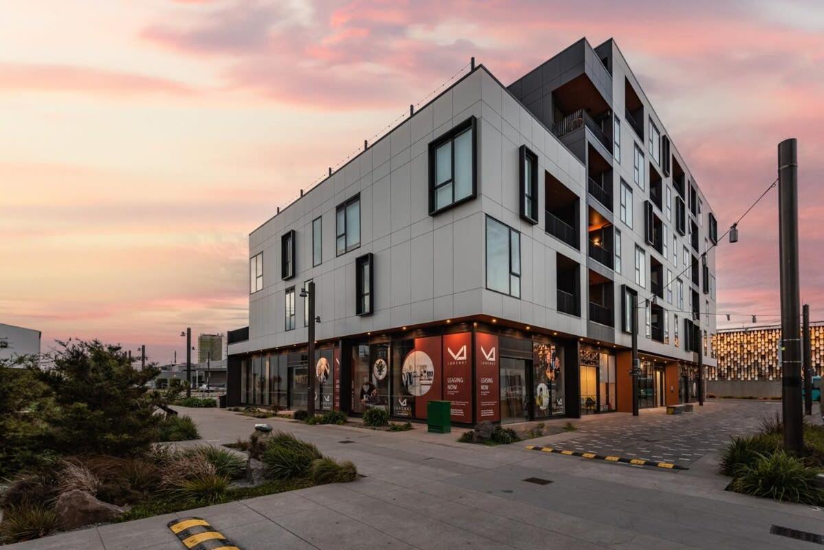 Luxury Life Galore - Sleeps 4 Apartment