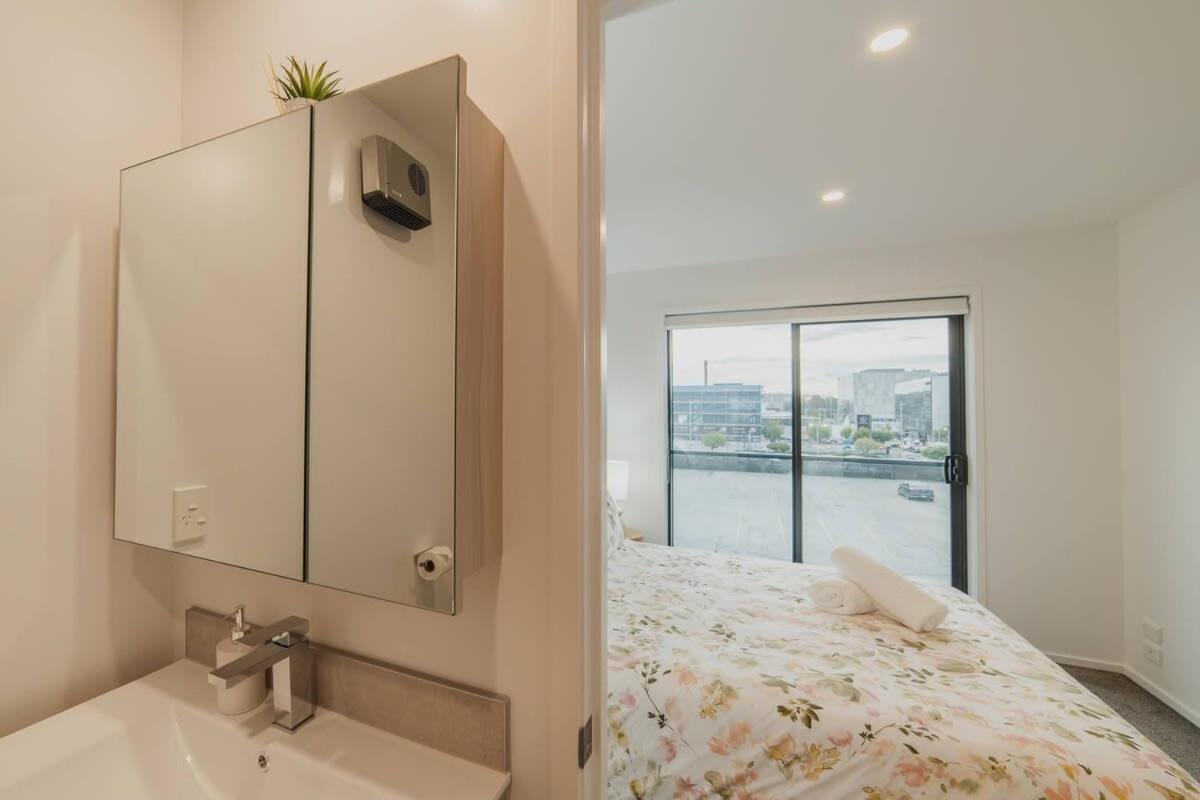 Holiday home Downtown Bliss - 4-br Retreat Amidst The Cityscape *