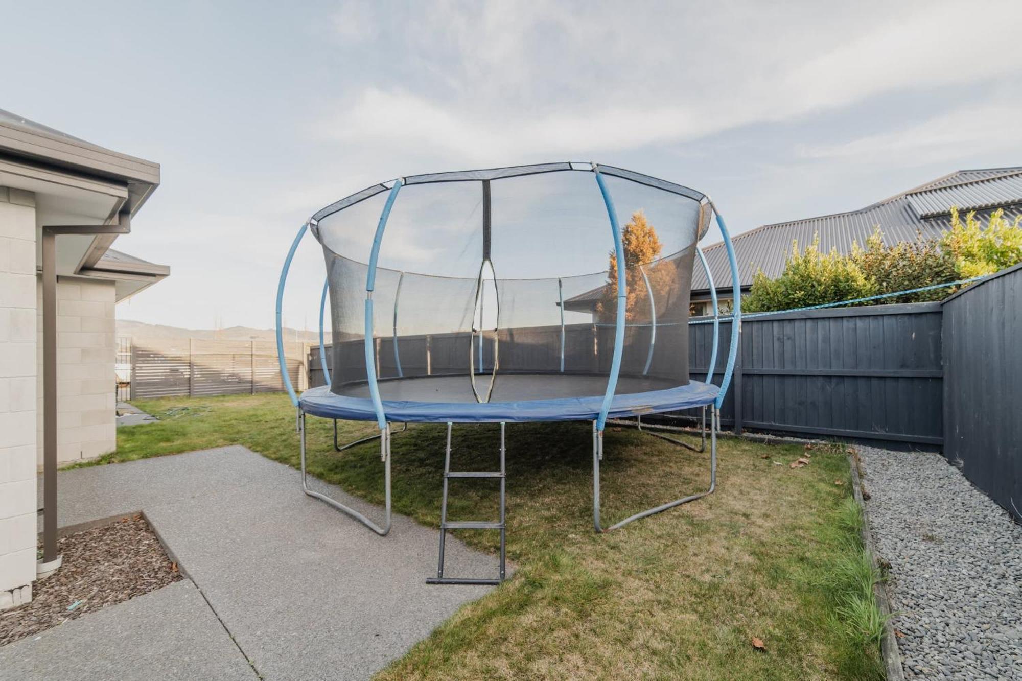 Holiday home Chic Retreat - Modern Comforts & Game Fun Christchurch