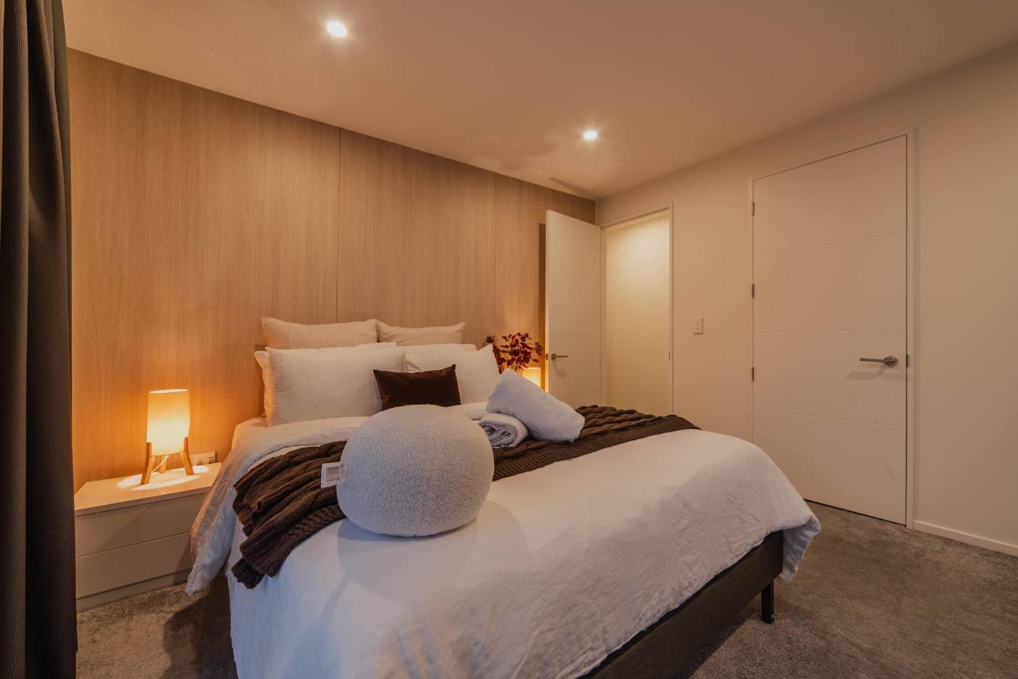Chic Retreat - Modern Comforts & Game Fun Holiday home Christchurch