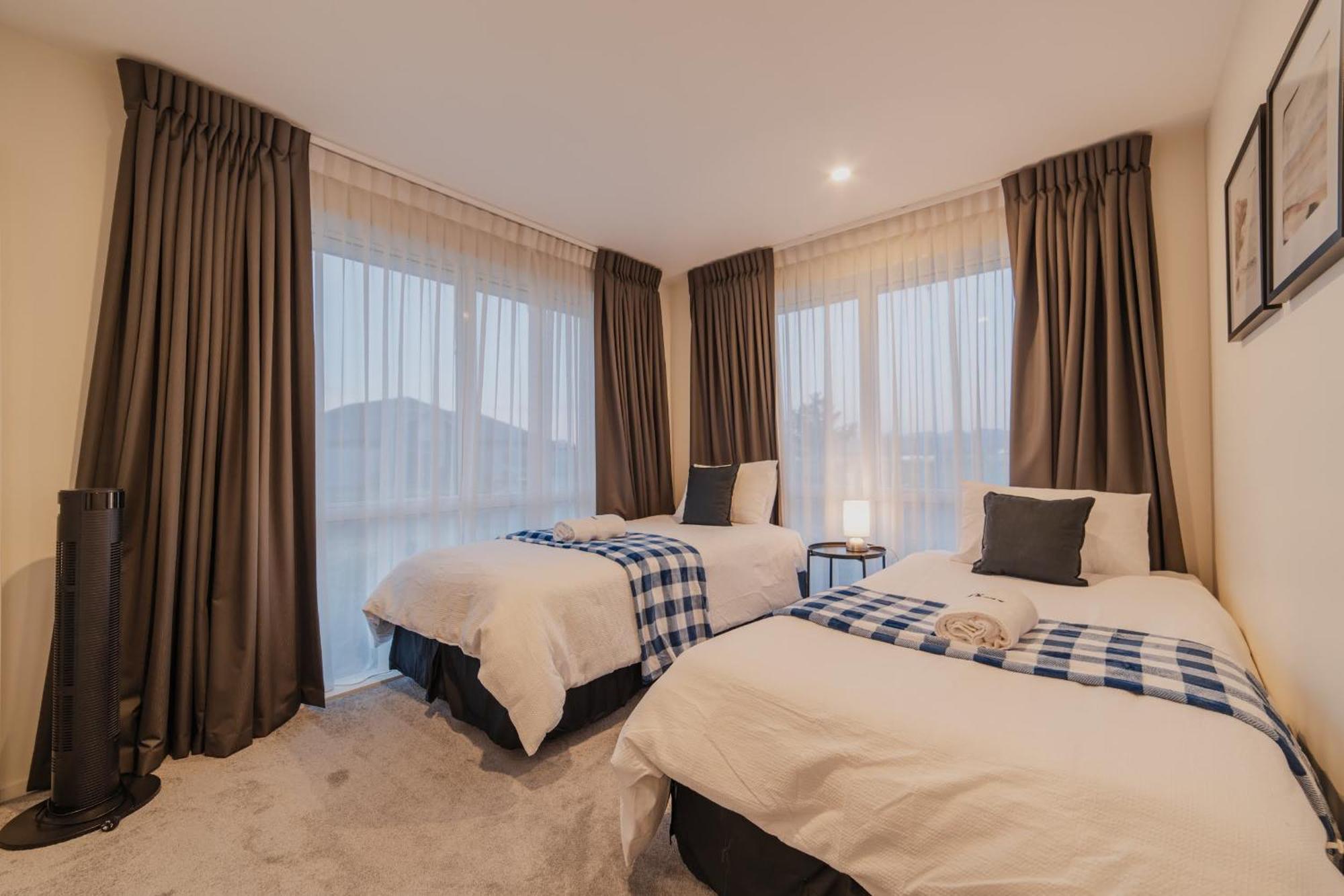 Chic Retreat - Modern Comforts & Game Fun