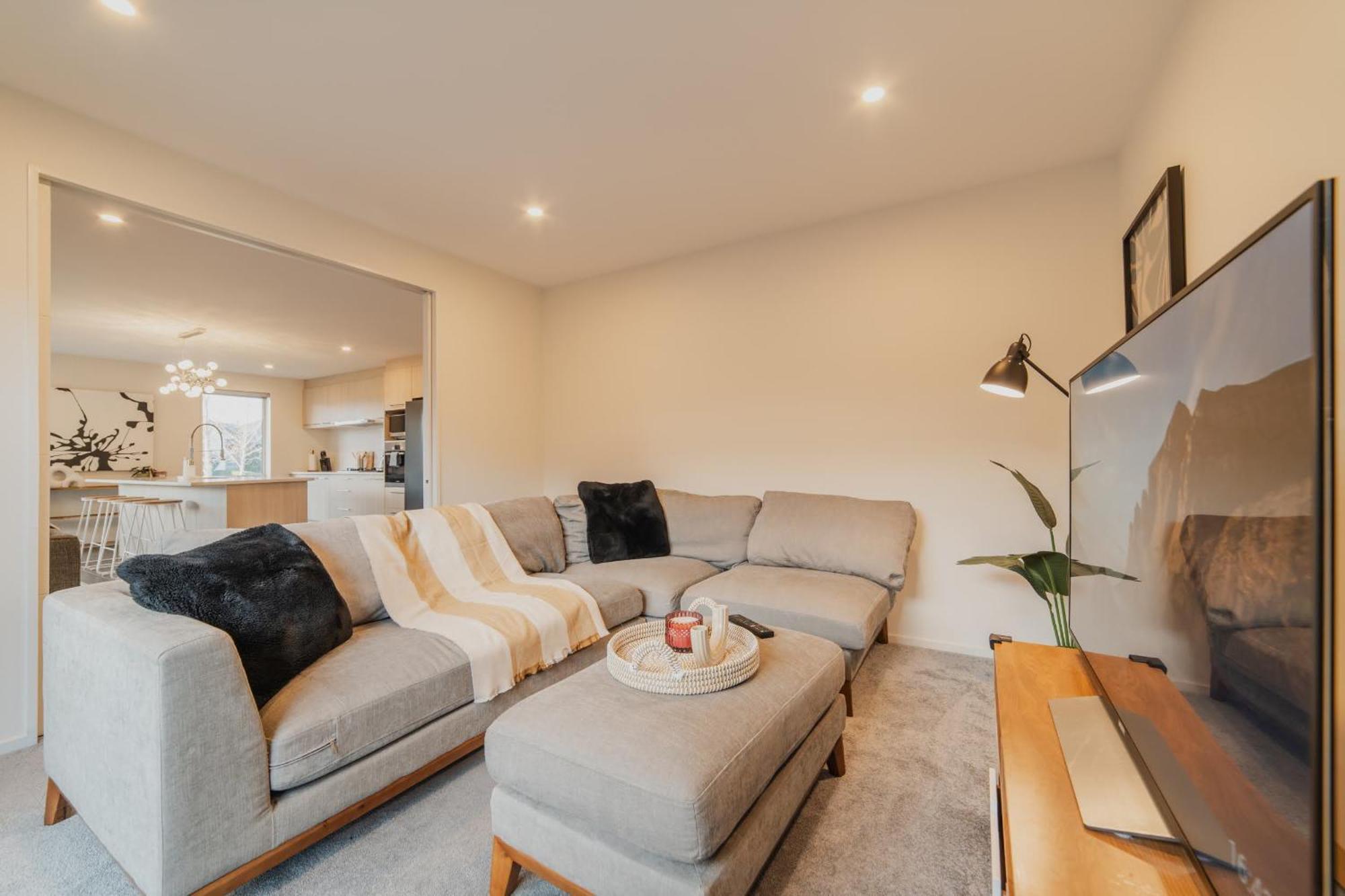 Holiday home Chic Retreat - Modern Comforts & Game Fun Christchurch