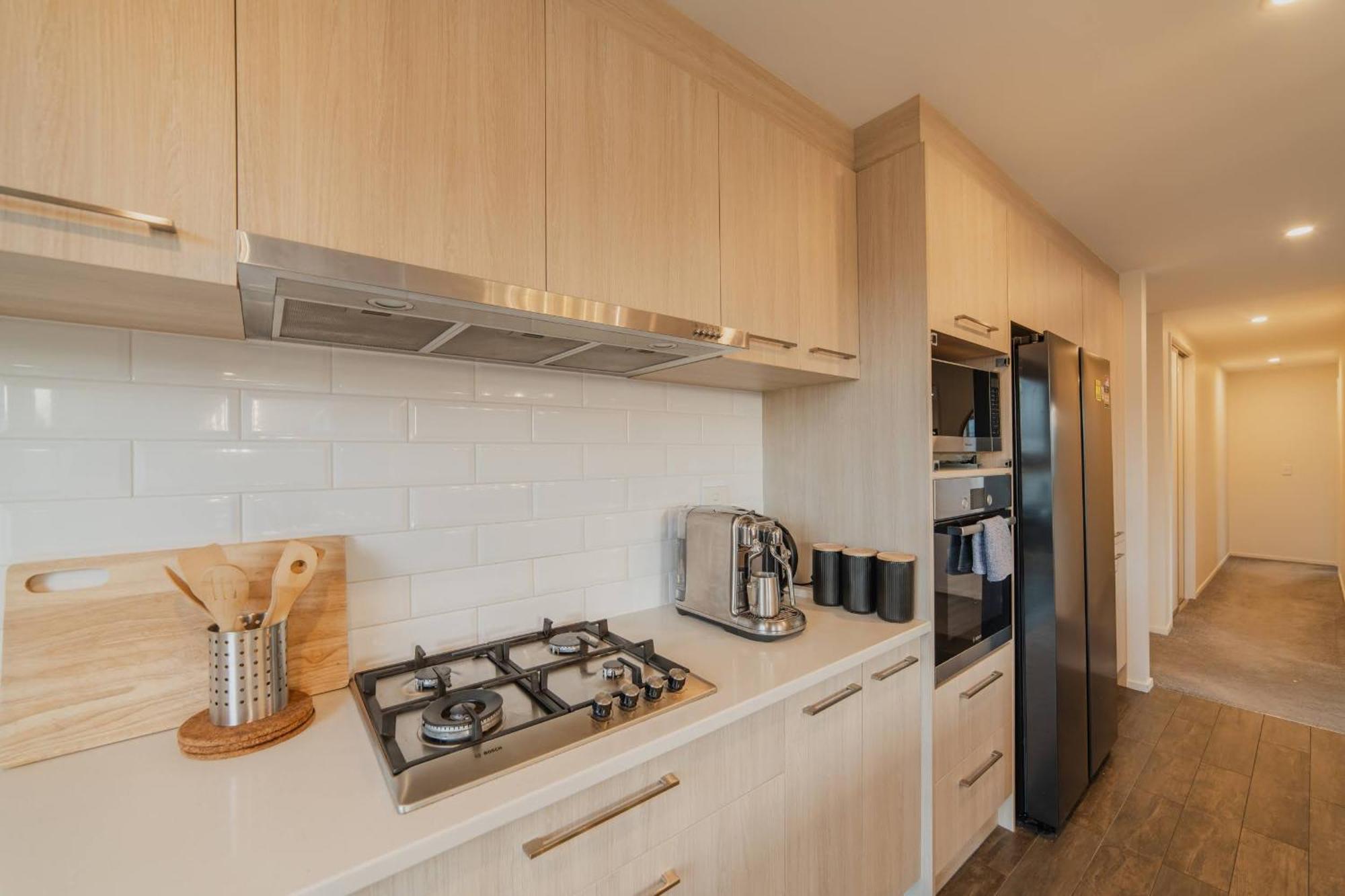 Chic Retreat - Modern Comforts & Game Fun * Christchurch
