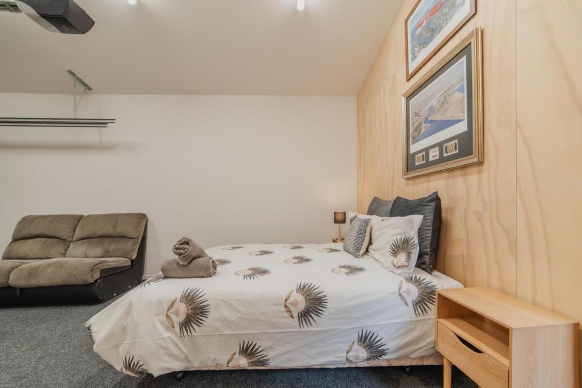 Ocean Views At Rapanui Lodge- 4br Gem With Parking *