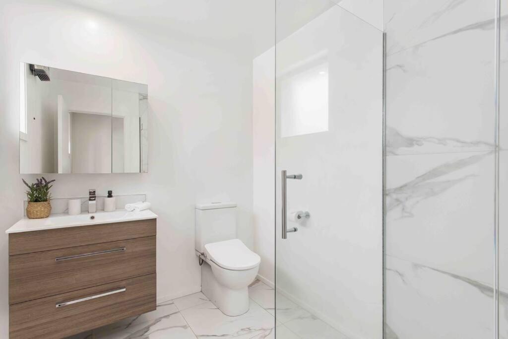Exceptional Value For Money Sunny Warm 5 Mins Cbd Christchurch