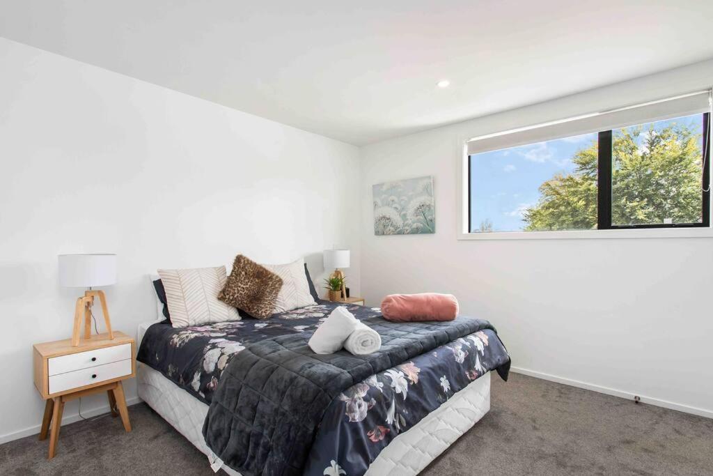 Exceptional Value For Money Sunny Warm 5 Mins Cbd Apartment Christchurch