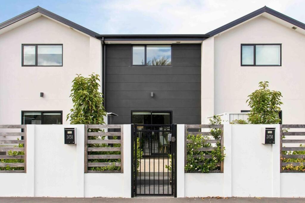 Exceptional Value For Money Sunny Warm 5 Mins Cbd *