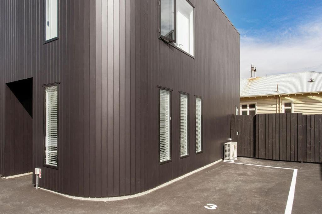 Quirky New Stylish Free Park * Christchurch