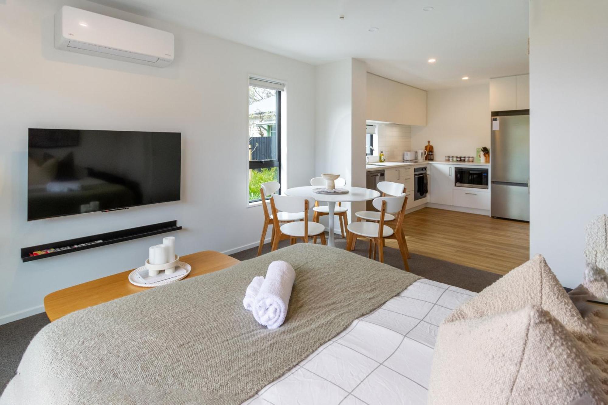 Family Friendly Near Waltham Pool Apartment Christchurch