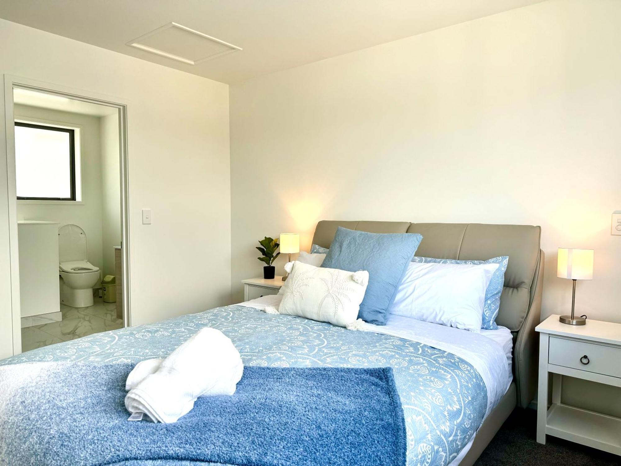 Riccarton 2bdr2btr Townhouse Free Carpark Fast Wifi Apartment