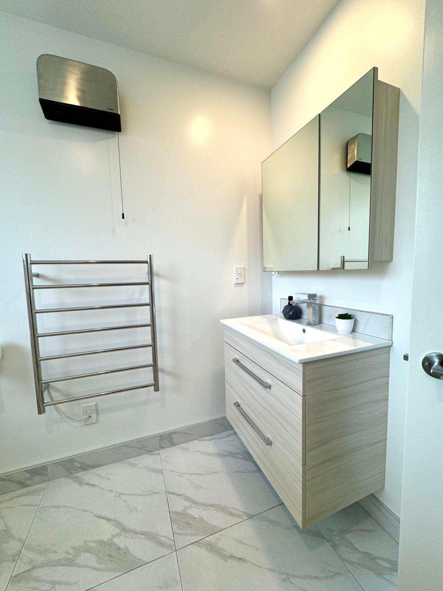 Apartment Riccarton 2bdr2btr Townhouse Free Carpark Fast Wifi Christchurch