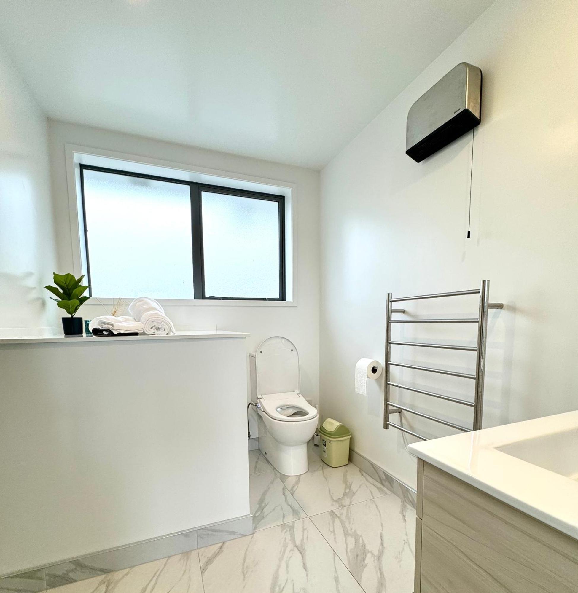Riccarton 2bdr2btr Townhouse Free Carpark Fast Wifi *