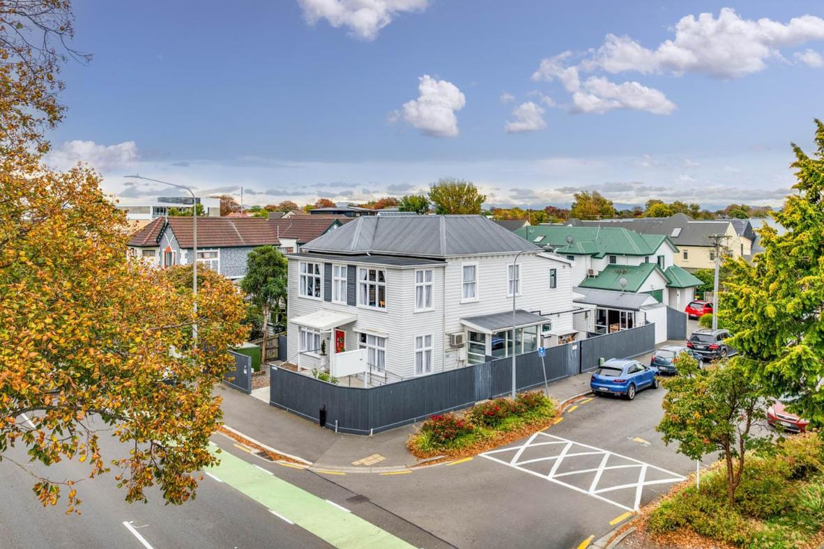 The Ultimate In - Sleeps Up To 33-guests Christchurch