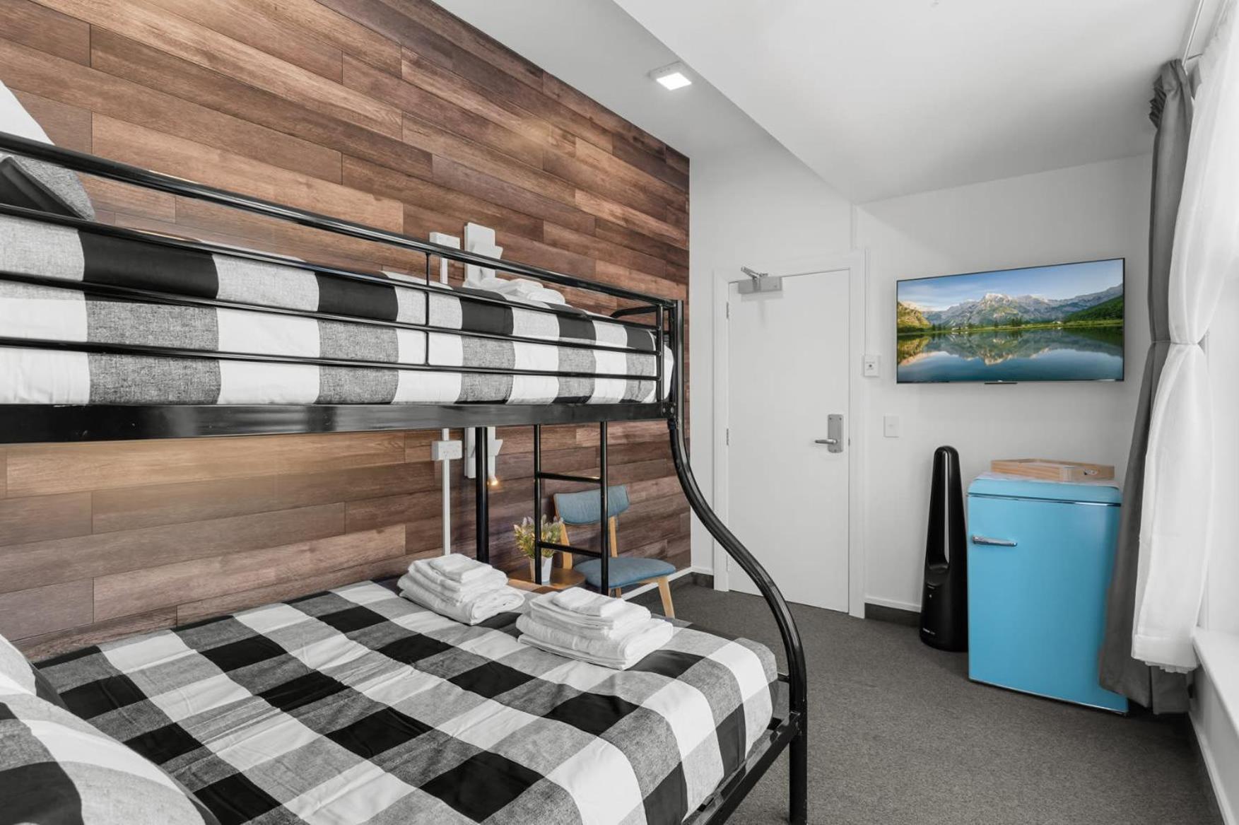 The Ultimate In - Sleeps Up To 33-guests * Christchurch