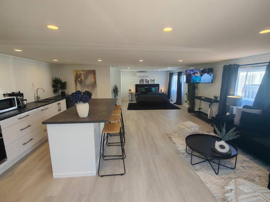 Apartment Beautiful Near Everything
