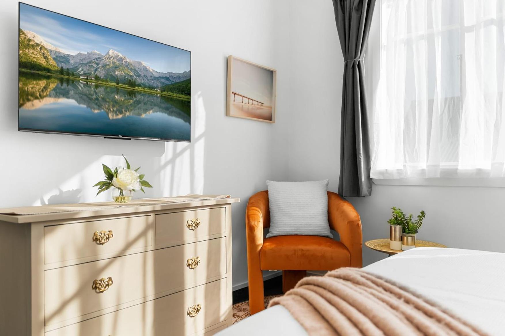 9-bedroom - Sleeps 19 Christchurch