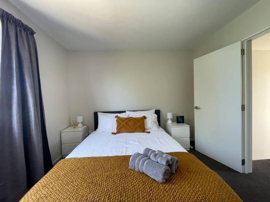 Holiday home Peaceful 2bed2bath With Parking Close To Colombo St *