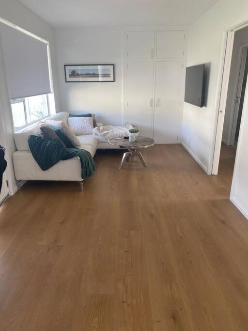 Apartment Redcliffs Getaway On The Coastal Pathway To Sumner *