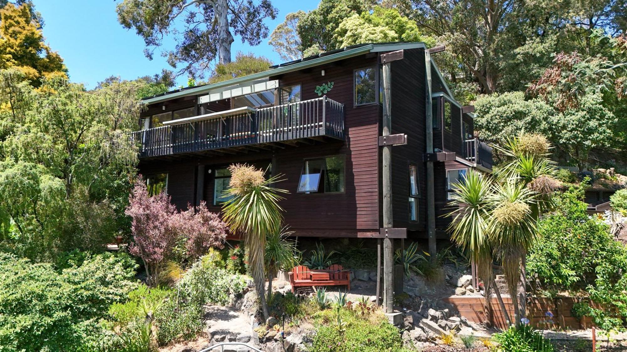 Sherwood 4-bedroom With Spectacular Views * Christchurch
