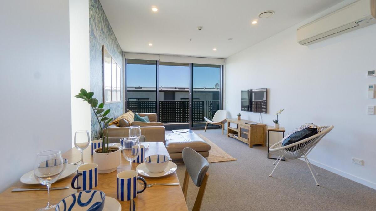 Superb Modern Warm 2 Bedroom Smart 49