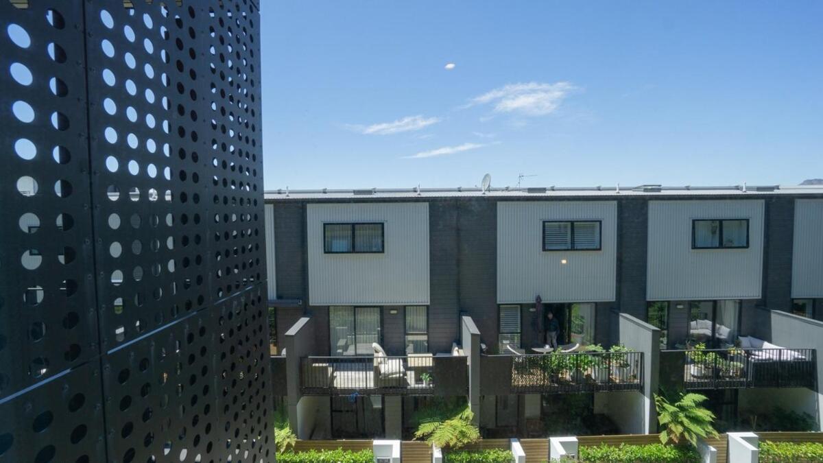 Superb Modern Warm 2 Bedroom Smart 49