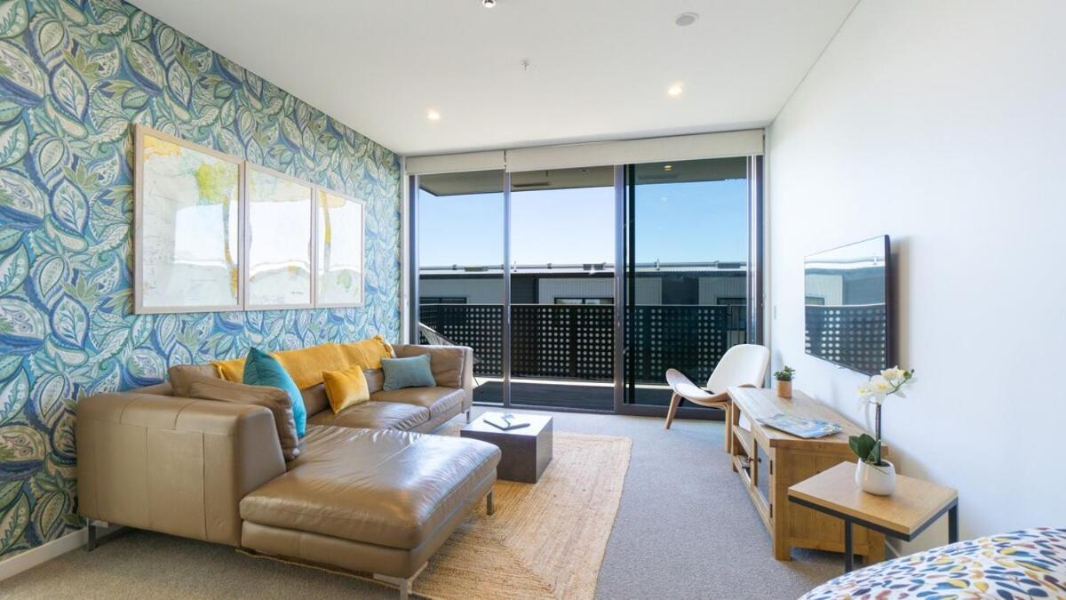 Superb Modern Warm 2 Bedroom Smart 49