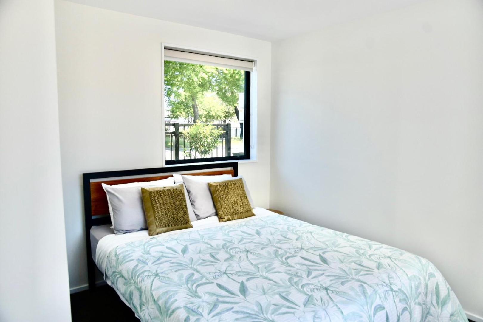 Modern 3Br Escape 3 Private Baths Rare Garage Perfect For Groups Holiday home Christchurch